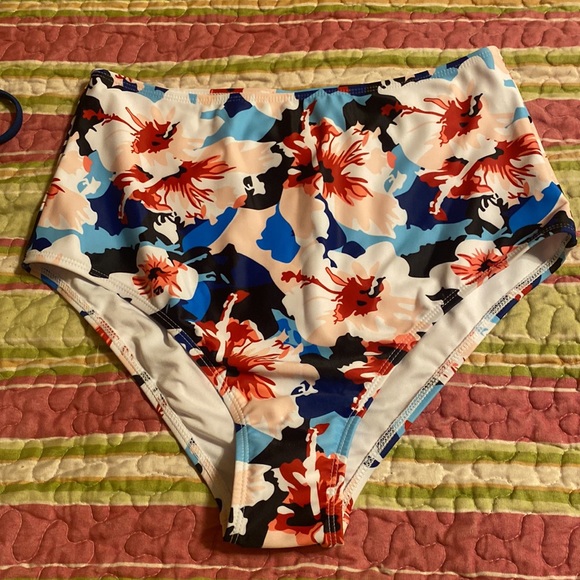 Woman’s high waisted bikini set size medium - Picture 4 of 7